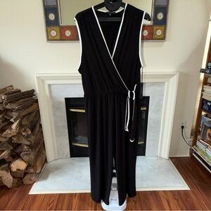 NWT Tahari Faux Wrap Vneck Sleeveless Black Jumpsuit With White Trim & Waist Tie